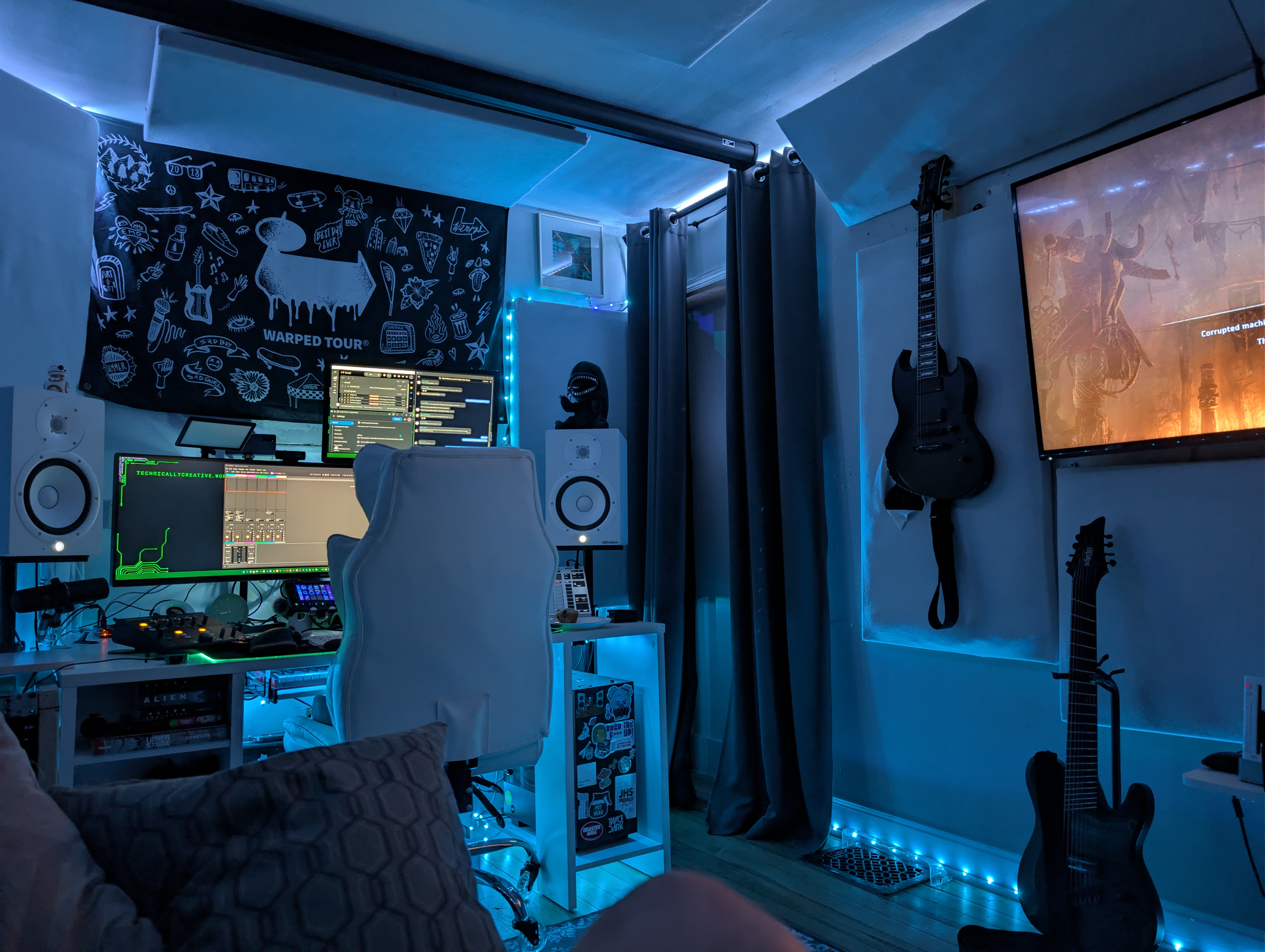 Bedroom studio